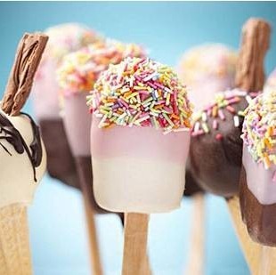冰淇淋加盟哪個好？從門店到冰淇淋車，日賺萬元是否可能？